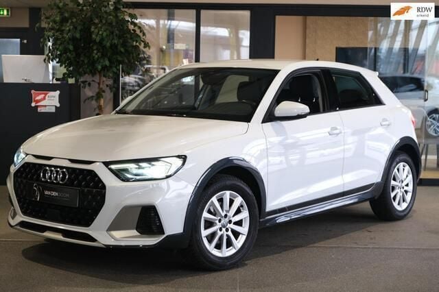 Wit, metallic lak Gebruikt 2020 Audi A1 Basis Hatchback | € 17.950 (Goede deal) - Afbeelding 1/4