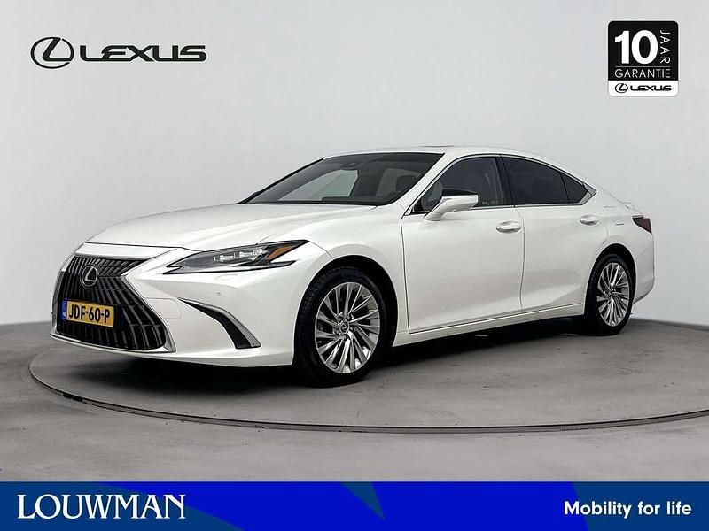 Wit Gebruikt 2023 Lexus ES300 President Line Sedan | € 59.950 (Duur) - Afbeelding 1/4