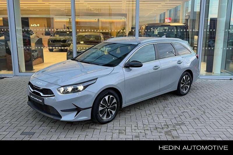 Grijs Occasion 2025 Kia Ceed Sportswagon Stationwagen | € 26.945 (Eerlijke prijs) - Afbeelding 1/4