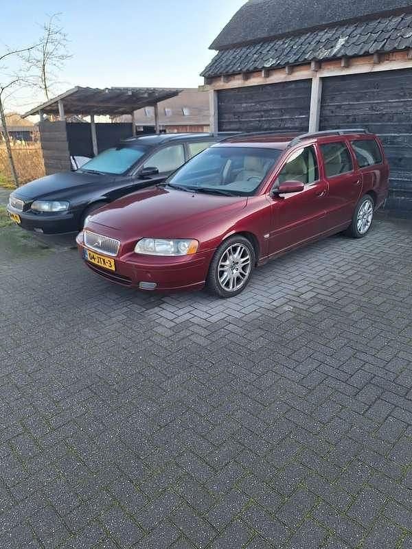 Occasion Volvo V70 163 PK (119 kW) 2006 Rood Stationwagen