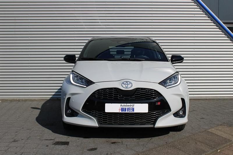 Occasion Toyota Yaris Hybrid Sport 2024 Grijs Hatchback