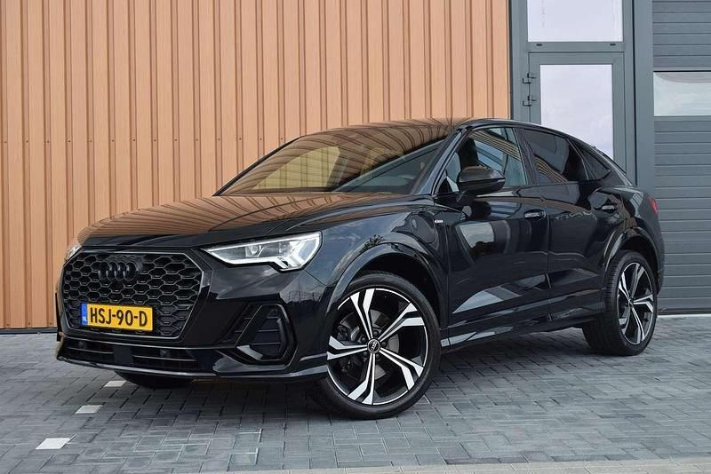 Zwart Gebruikt 2022 Audi Q3 Sportback S-Line SUV | € 39.950 (Goede deal) - Afbeelding 1/4