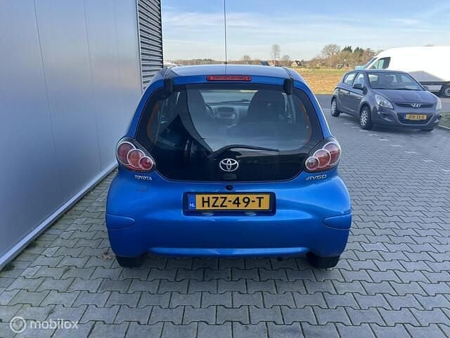 Occasion Toyota Aygo 68 PK (50 kW) 2011 Blauw Hatchback