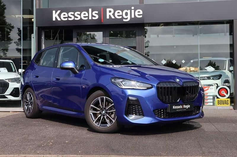 Blauw Gebruikt 2024 BMW 218 Active Tourer M Sport MPV | € 36.950 (Iets duurder) - Afbeelding 1/4