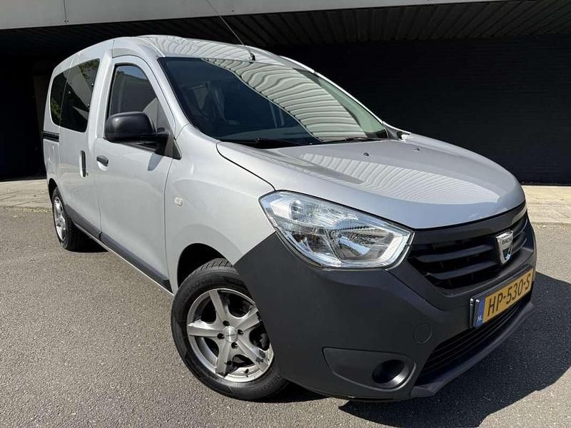 Grijs Gebruikt 2015 Dacia Dokker Ambiance Van | € 9.995 - Afbeelding 1/4