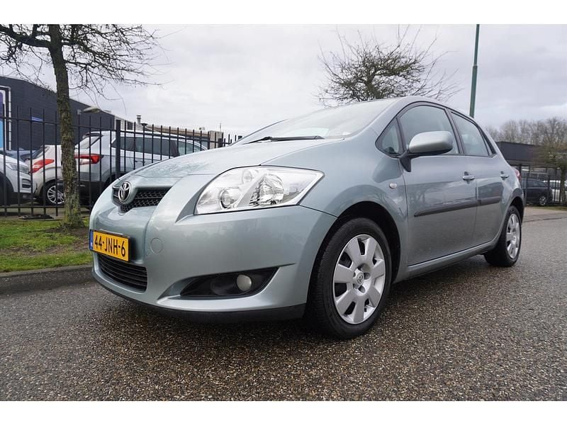 Grijs Occasion 2009 Toyota Auris Comfort Hatchback | € 5.445 (Eerlijke prijs) - Afbeelding 1/4