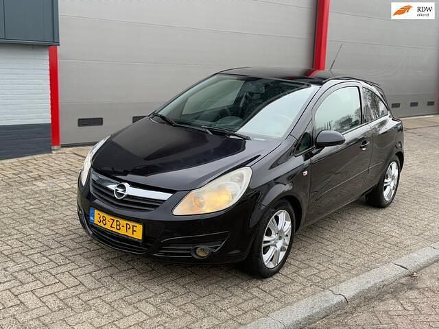 Zwart Occasion 2007 Opel Corsa Essentia Hatchback | € 850 (Goede deal) - Afbeelding 1/4