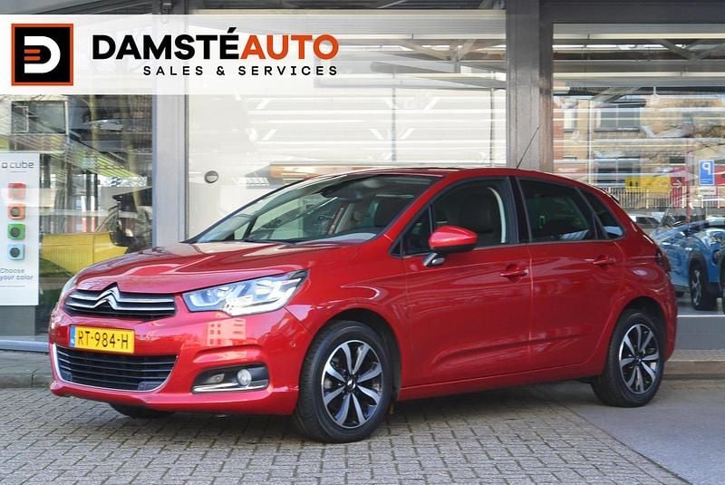 Rood Gebruikt 2018 Citroën C4 Feel Hatchback | € 9.950 (Eerlijke prijs) - Afbeelding 1/3