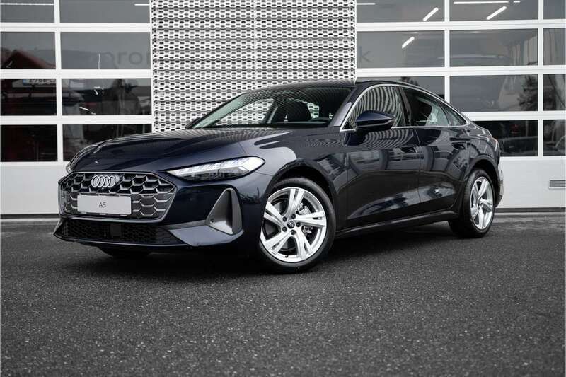Blauw Nieuw 2025 Audi A5 Advanced Coupé | € 58.400 (Eerlijke prijs) - Afbeelding 1/4