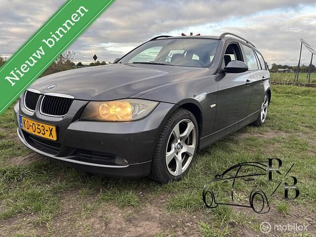 Grijs Gebruikt 2007 BMW 320 Executive Stationwagen | € 2.999 (Goede deal) - Afbeelding 1/4