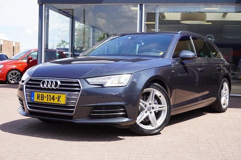 Grijs, metallic lak Gebruikt 2017 Audi A4 S-Line Stationwagen | € 15.999 (Eerlijke prijs) - Afbeelding 1/4