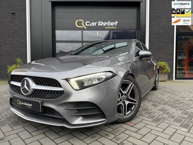 Grijs, metallic lak Gebruikt 2019 Mercedes A180 Business Hatchback | € 24.950 (Eerlijke prijs) - Afbeelding 1/4