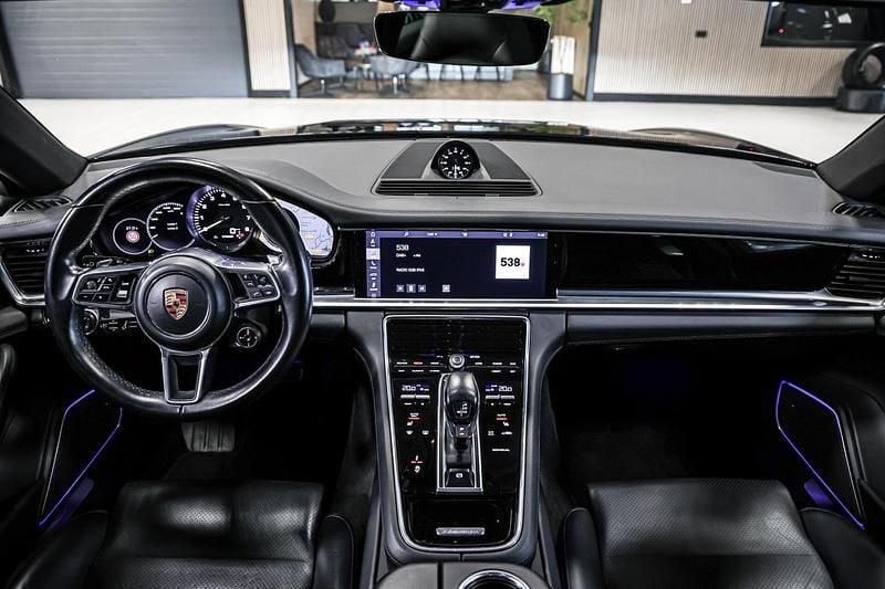 Occasion Porsche Panamera Sport Turismo 461 PK (339 kW) 2020 Zwart Sedan