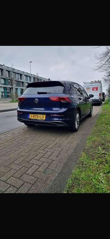 Blauw Gebruikt 2020 VW Golf VIII Life Hatchback | € 16.500 (Eerlijke prijs) - Afbeelding 1/4