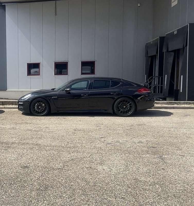 Zwart Gebruikt 2013 Porsche Panamera Sedan | € 35.000 (Goede deal) - Afbeelding 1/4