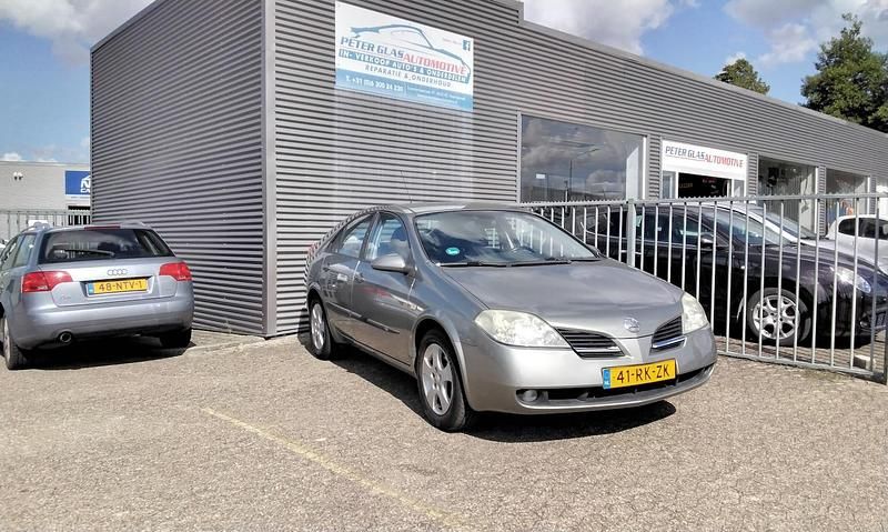 Grijs (metallic) Gebruikt 2005 Nissan Primera Acenta Hatchback | € 2.250 - Afbeelding 1/4