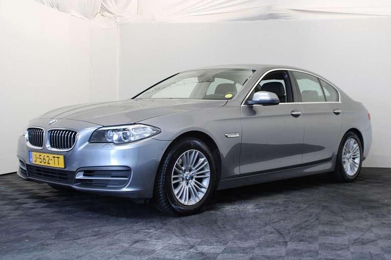 Grijs Gebruikt 2016 BMW 520 Executive Sedan | € 16.999 (Eerlijke prijs) - Afbeelding 1/4