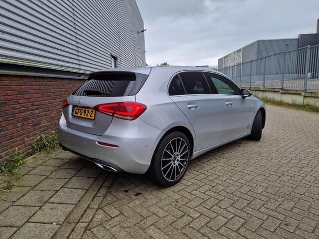 Occasion Mercedes A180 AMG 136 PK (100 kW) 2019 Grijs Hatchback