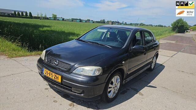 Zwart Occasion 2000 Opel Astra Sport Hatchback | € 950 (Iets duurder) - Afbeelding 1/4