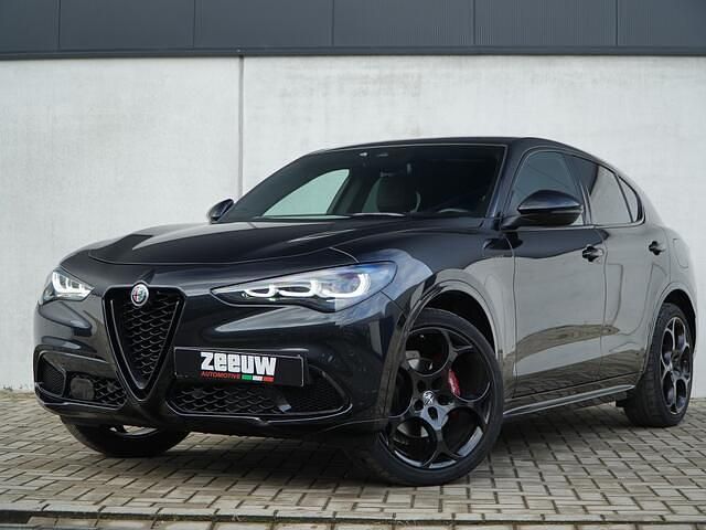 Zwart Gebruikt 2023 Alfa Romeo Stelvio Competizione SUV | € 62.450 (Duur) - Afbeelding 1/4