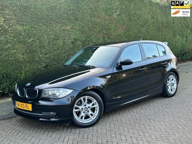 Zwart Gebruikt 2007 BMW 116 Executive Hatchback | € 4.250 (Eerlijke prijs) - Afbeelding 1/4