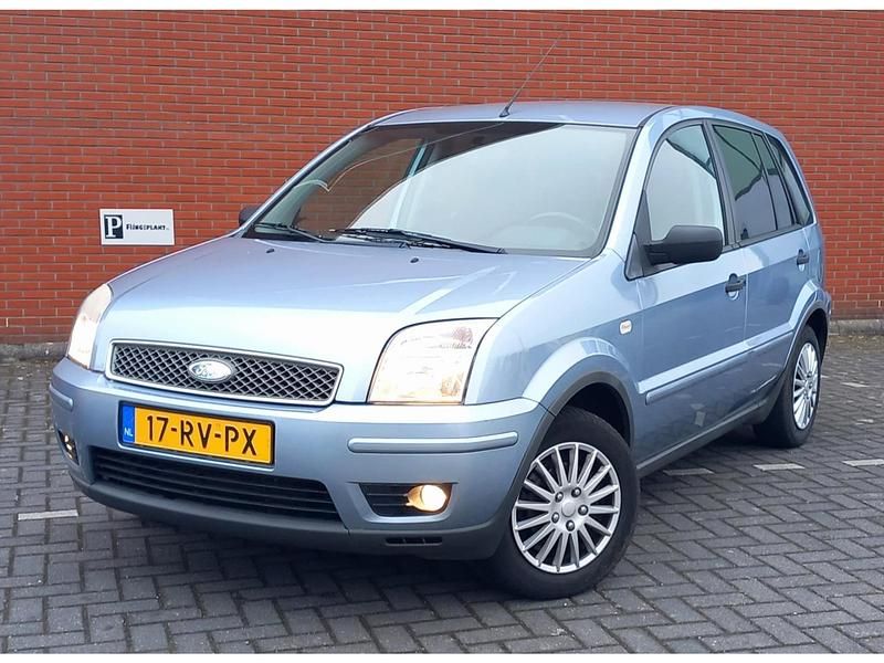 Grijs Gebruikt 2005 Ford Fusion Futura Hatchback | € 1.950 (Eerlijke prijs) - Afbeelding 1/4