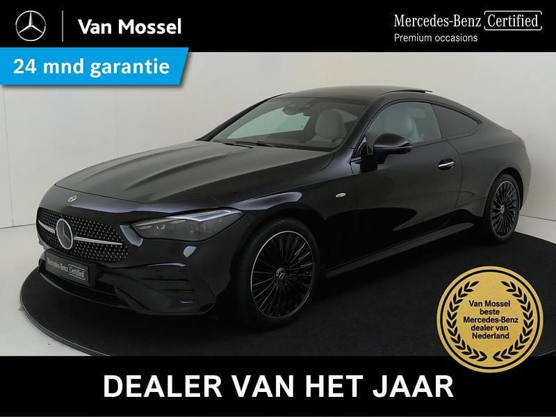 Zwart Occasion 2025 Mercedes E300 AMG line Coupé | € 64.945 (Goede deal) - Afbeelding 1/4