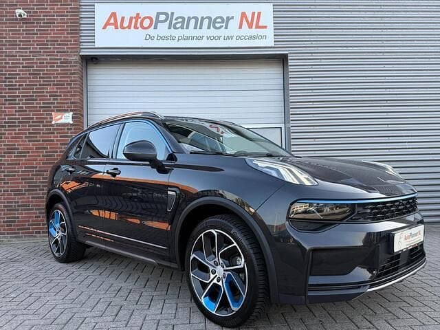 Zwart Gebruikt 2022 Lynk & Co 01 SUV | € 20.344 (Goede deal) - Afbeelding 1/4