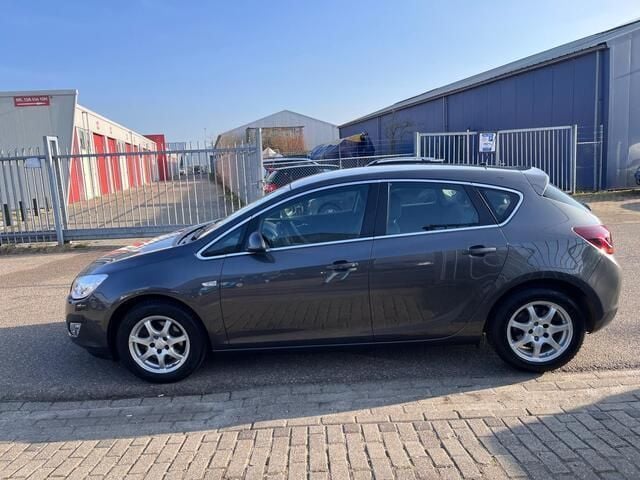 Occasion Opel Astra Cosmo 179 PK (131 kW) 2010 Grijs Hatchback