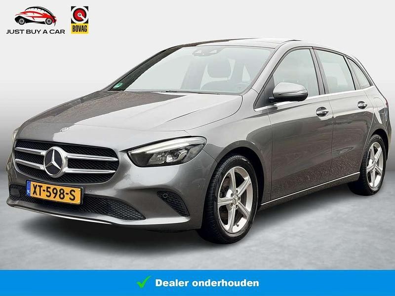 Grijs Gebruikt 2019 Mercedes B180 Business MPV | € 17.900 (Eerlijke prijs) - Afbeelding 1/3