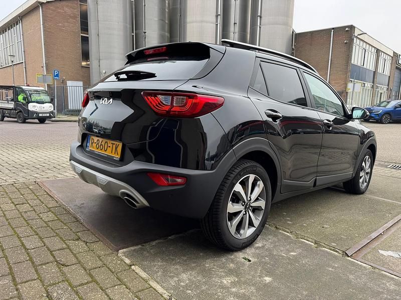 Occasion Kia Stonic 101 PK (74 kW) 2022 Zwart SUV