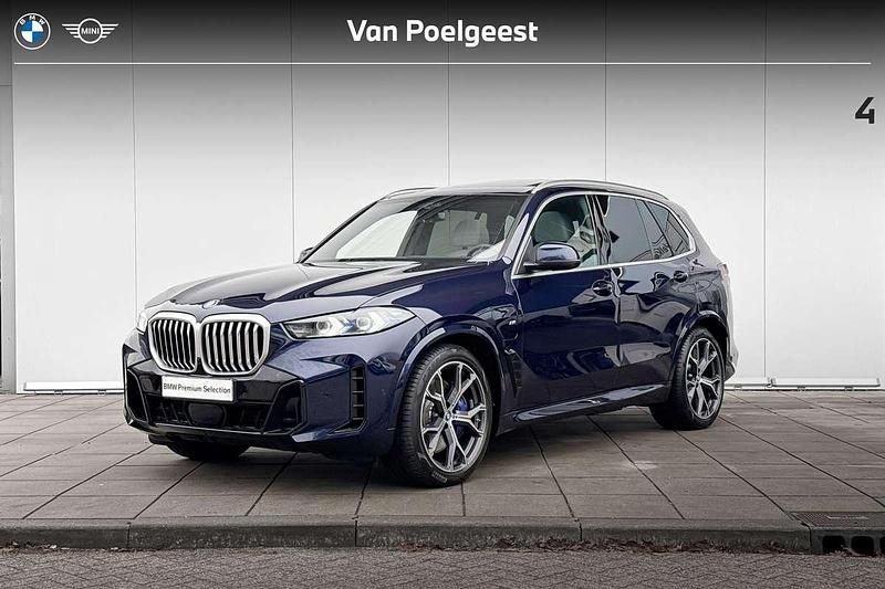 Blauw (metallic) Occasion 2025 BMW X5 M Sport SUV | € 96.900 (Super prijs) - Afbeelding 1/4
