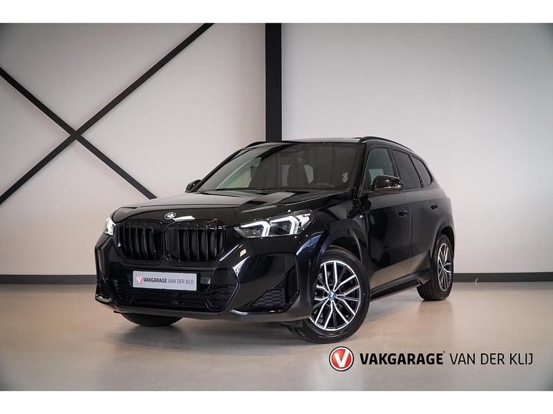 Zwart Gebruikt 2024 BMW X1 M Sport SUV | € 58.450 (Iets duurder) - Afbeelding 1/4
