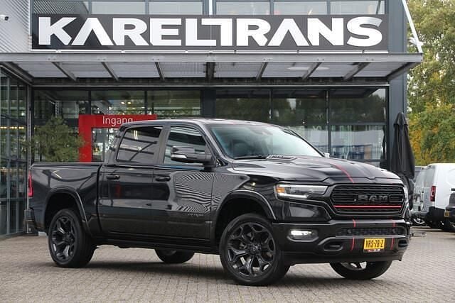 Zwart Gebruikt 2022 Dodge Ram Limited Pickup | € 64.950 (Eerlijke prijs) - Afbeelding 1/4