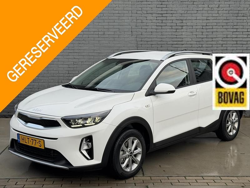 Wit Occasion 2025 Kia Stonic SUV | € 23.250 (Goede deal) - Afbeelding 1/4