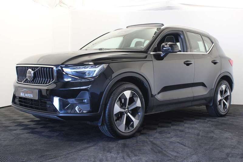 Zwart Gebruikt 2023 Volvo XC40 Ultimate SUV | € 35.999 (Super prijs) - Afbeelding 1/4