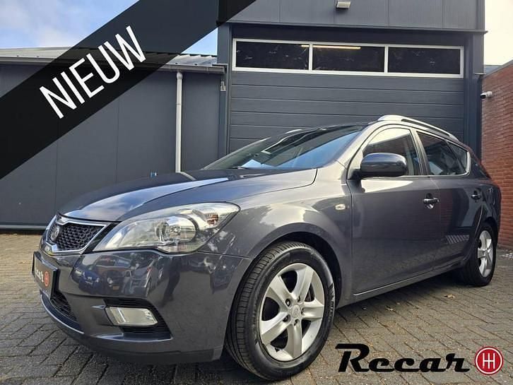 Grijs Gebruikt 2012 Kia Ceed Plus Hatchback | € 3.495 (Goede deal) - Afbeelding 1/4