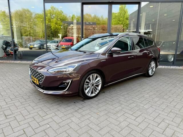 Paars, andere lak Gebruikt 2020 Ford Focus Vignale Stationwagen | € 17.750 (Eerlijke prijs) - Afbeelding 1/4
