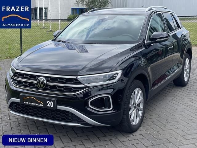 Zwart Gebruikt 2023 VW T-Roc Style SUV | € 24.885 (Goede deal) - Afbeelding 1/4
