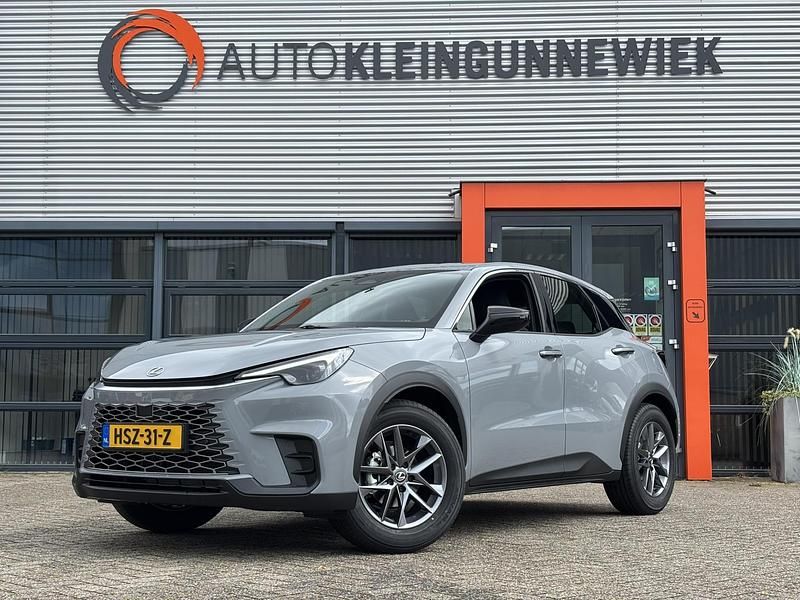 Grijs Nieuw 2025 Lexus LBX Business Edition SUV | € 38.900 (Eerlijke prijs) - Afbeelding 1/4