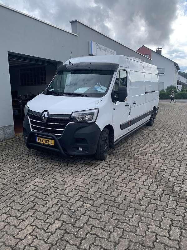 Wit Occasion 2023 Renault Master MPV | € 32.500 - Afbeelding 1/4