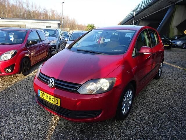 Rood Occasion 2010 VW Golf Plus Cross Trendline MPV | € 2.995 (Eerlijke prijs) - Afbeelding 1/4