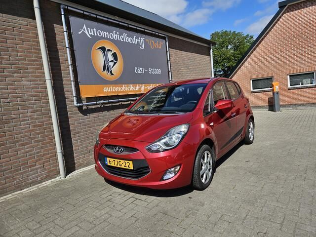 Rood Gebruikt 2011 Hyundai ix20 MPV | € 2.795 (Eerlijke prijs) - Afbeelding 1/4