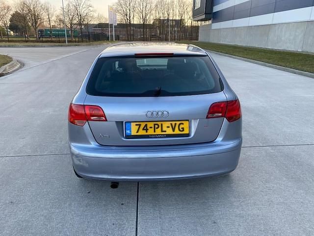 Occasion Audi A3 Sportback Attraction 2004 Grijs (metallic) Hatchback