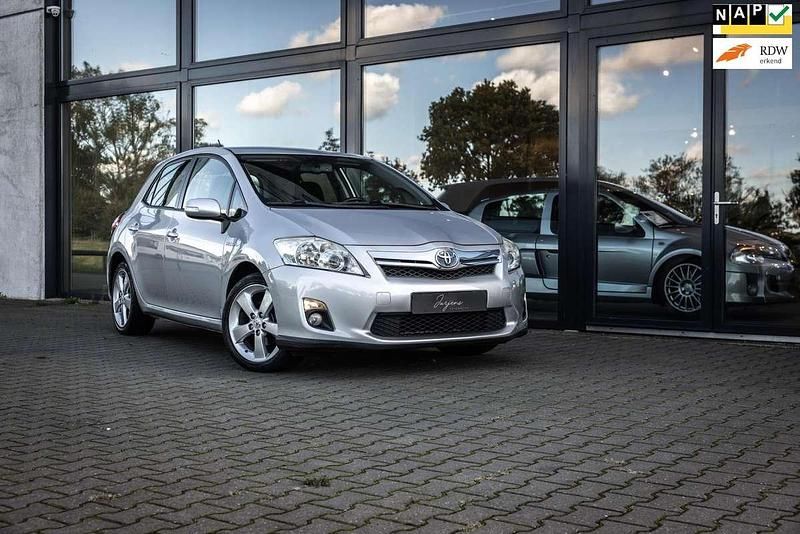 Grijs Gebruikt 2010 Toyota Auris Hybrid Hatchback | € 6.350 (Eerlijke prijs) - Afbeelding 1/4