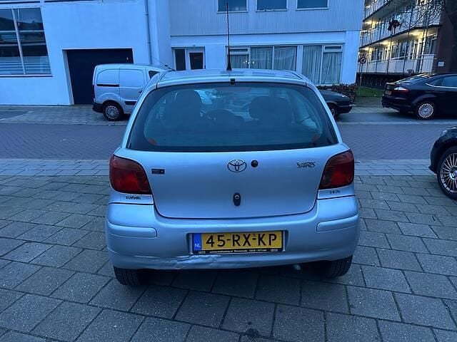 Occasion Toyota Yaris 87 PK (63 kW) 2005 Grijs (metallic) Hatchback