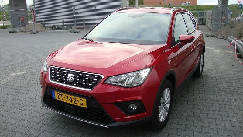 Rood Gebruikt 2019 Seat Arona Business SUV | € 15.995 (Eerlijke prijs) - Afbeelding 1/4