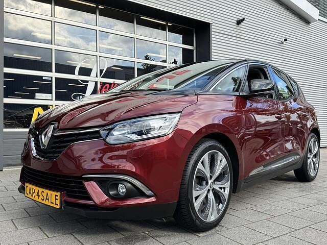 Rood Occasion 2017 Renault Scénic IV Intens MPV | € 11.500 (Iets duurder) - Afbeelding 1/4
