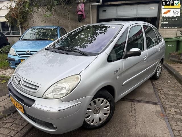 Grijs Gebruikt 2005 Citroën Xsara Picasso MPV | € 2.499 (Eerlijke prijs) - Afbeelding 1/4