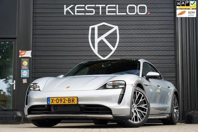 Grijs Gebruikt 2022 Porsche Taycan Cross Turismo Sedan | € 60.950 (Super prijs) - Afbeelding 1/2